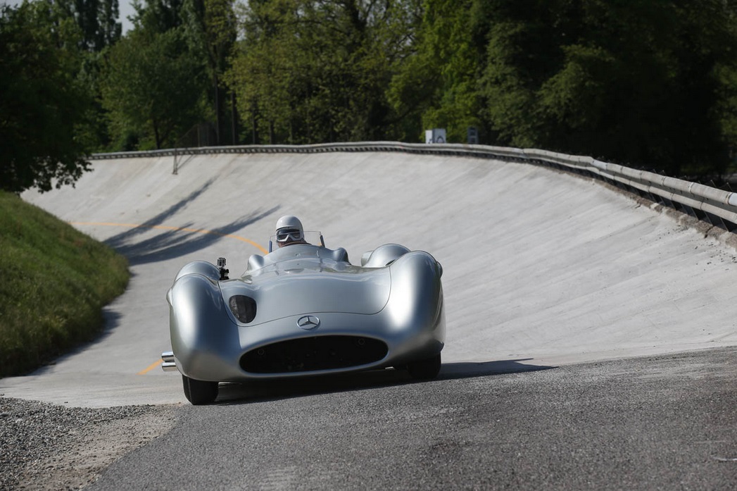Moss_Hamilton_Monza 02.jpg